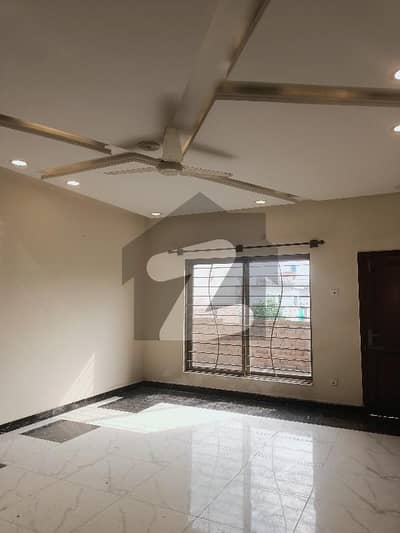 سوان گارڈن اسلام آباد میں 2 کمروں کا 7 مرلہ بالائی پورشن 45.0 ہزار میں کرایہ پر دستیاب ہے۔