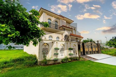 ڈی ایچ اے 9 ٹاؤن ڈیفنس (ڈی ایچ اے),لاہور میں 3 کمروں کا 5 مرلہ مکان 2.5 کروڑ میں برائے فروخت۔