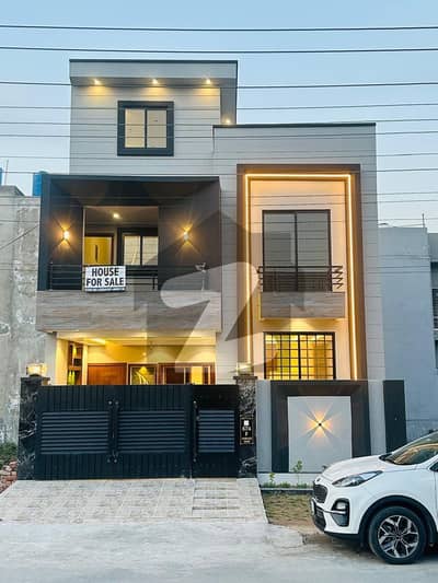 جوبلی ٹاؤن لاہور میں 4 کمروں کا 5 مرلہ مکان 2.0 کروڑ میں برائے فروخت۔