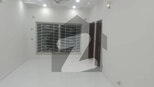 آئی ۔ 14/3 آئی ۔ 14,اسلام آباد میں 4 کمروں کا 6 مرلہ مکان 3.5 کروڑ میں برائے فروخت۔