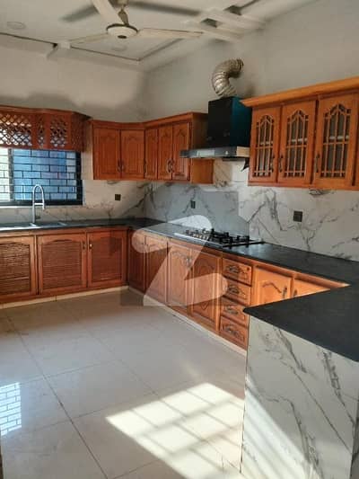 ایف ۔ 11 اسلام آباد میں 3 کمروں کا 1 کنال بالائی پورشن 2.5 لاکھ میں کرایہ پر دستیاب ہے۔