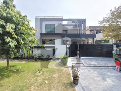 ڈی ایچ اے فیز 5 ڈیفنس (ڈی ایچ اے),لاہور میں 5 کمروں کا 1 کنال مکان 2.6 لاکھ میں کرایہ پر دستیاب ہے۔