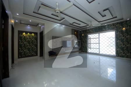 ڈی ایچ اے فیز 5 ڈیفنس (ڈی ایچ اے),لاہور میں 3 کمروں کا 1 کنال بالائی پورشن 1.4 لاکھ میں کرایہ پر دستیاب ہے۔