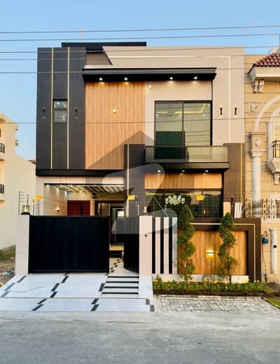 سینٹرل پارک ہاؤسنگ سکیم لاہور میں 4 کمروں کا 5 مرلہ مکان 2.25 کروڑ میں برائے فروخت۔