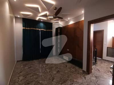 10 Marla House Available for Rent