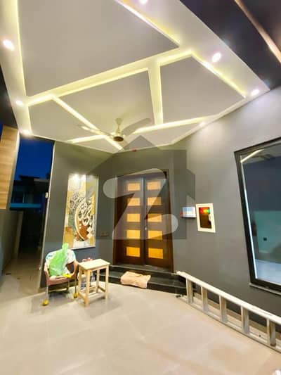 ڈی ایچ اے 9 ٹاؤن ۔ بلاک اے ڈی ایچ اے 9 ٹاؤن,ڈیفنس (ڈی ایچ اے),لاہور میں 3 کمروں کا 5 مرلہ مکان 2.25 کروڑ میں برائے فروخت۔