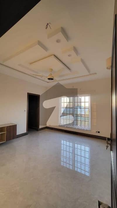 سی بی آر ٹاؤن فیز 1 سی بی آر ٹاؤن,اسلام آباد میں 3 کمروں کا 12 مرلہ بالائی پورشن 75.0 ہزار میں کرایہ پر دستیاب ہے۔