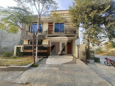 جی ۔ 13 اسلام آباد میں 5 کمروں کا 7 مرلہ مکان 7.1 کروڑ میں برائے فروخت۔ جی ۔ 13 اسلام آباد میں 5 کمروں کا 7 مرلہ مکان 7.1 کروڑ میں برائے فروخت۔