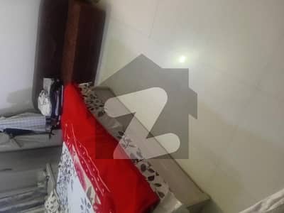 کلفٹن ۔ بلاک 9 کلفٹن,کراچی میں 3 کمروں کا 9 مرلہ فلیٹ 3.75 کروڑ میں برائے فروخت۔