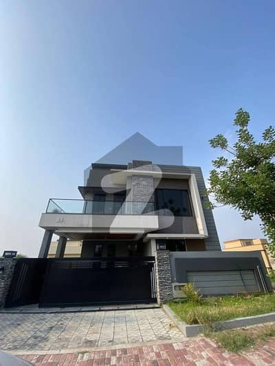 Rent A House Of 10 Marla In Bahria Town Phase 8 - Block E