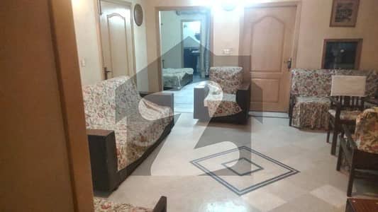 جوہر ٹاؤن فیز 1 - بلاک ایف2 جوہر ٹاؤن فیز 1,جوہر ٹاؤن,لاہور میں 1 کمرے کا 8 مرلہ زیریں پورشن 65.0 ہزار میں کرایہ پر دستیاب ہے۔