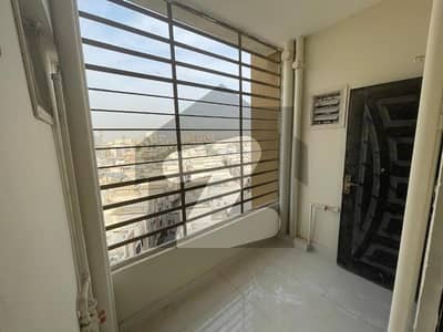 گلستانِِ جوہر ۔ بلاک 7 گلستانِ جوہر,کراچی میں 2 کمروں کا 4 مرلہ فلیٹ 1.05 کروڑ میں برائے فروخت۔