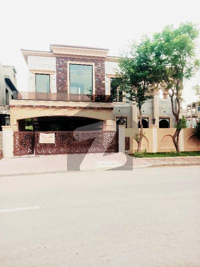 بحریہ انٹلیکچول ویلج بحریہ ٹاؤن راولپنڈی,راولپنڈی میں 6 کمروں کا 3 کنال مکان 26.5 کروڑ میں برائے فروخت۔