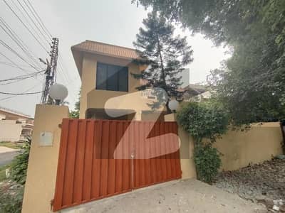 01-Kanal 3-Bedroom's Single Story House Available For Rent.