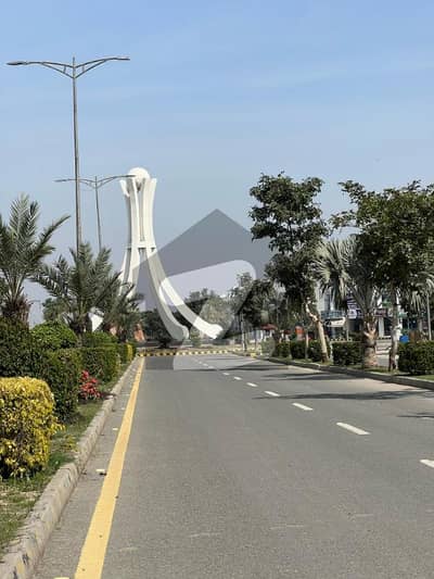 New Lahore City Phase 4 -20 Marla Plot For Sale On Good Location Ride To Possession Phase 4 B block 80 Fit Rod