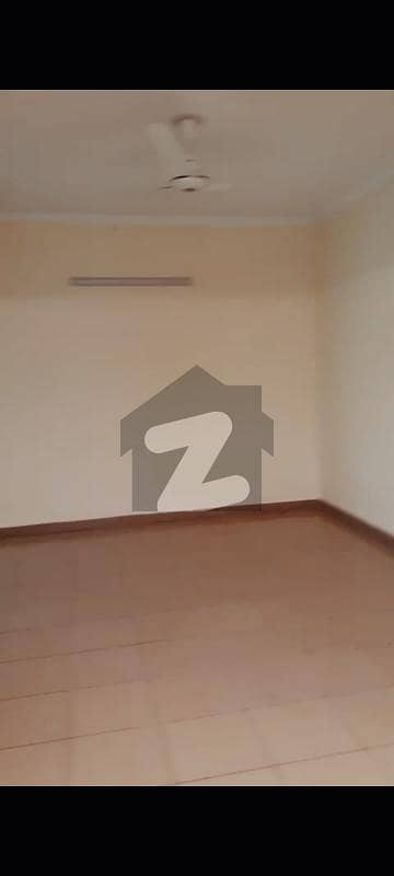 عسکری 10 عسکری,لاہور میں 4 کمروں کا 10 مرلہ مکان 6.25 کروڑ میں برائے فروخت۔