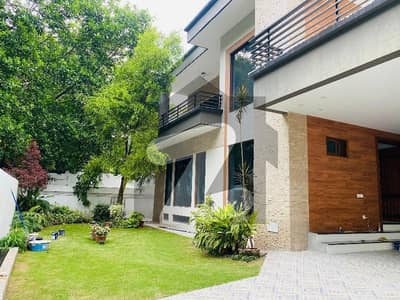 Elegant 8-Bedrooms Triple Storey 777 Sq Yards Brand New House For Rent In F-6 Rent 15 Lakh