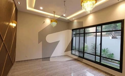 فیڈرل بی ایریا ۔ بلاک 5 فیڈرل بی ایریا,کراچی میں 2 کنال مکان 15.0 کروڑ میں برائے فروخت۔