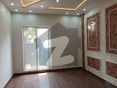 ایڈن ویلی فیصل آباد میں 6 مرلہ مکان 3.25 کروڑ میں برائے فروخت۔