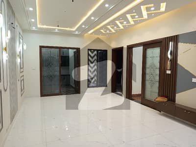 ایڈن ویلی فیصل آباد میں 5 مرلہ مکان 2.75 کروڑ میں برائے فروخت۔