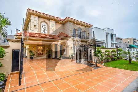 ڈی ایچ اے فیز 7 - بلاک ڈبلیو فیز 7,ڈیفنس (ڈی ایچ اے),لاہور میں 1 کنال مکان 10.99 کروڑ میں برائے فروخت۔