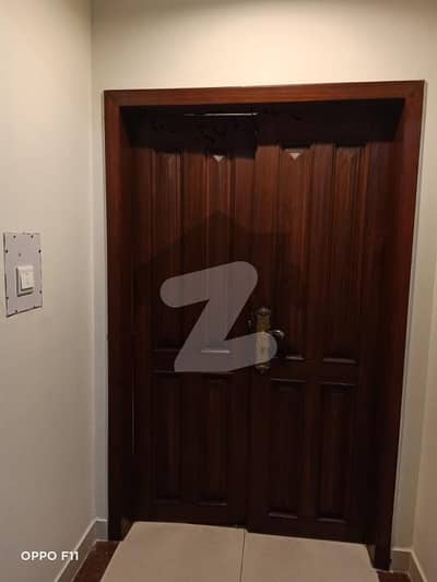 10 MARLA 3 BED FLAT AVAILABLE FOR RENT WITH GAS IN ASKARI 11