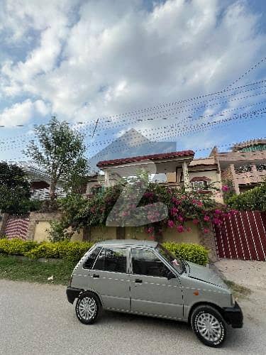 1 Kanal House Available For Sale