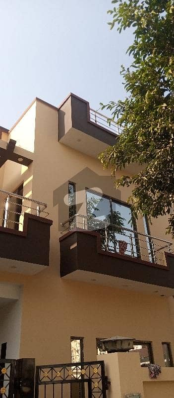 ڈی ایچ اے 11 رہبر فیز 2 - بلاک جے ڈی ایچ اے 11 رہبر فیز 2,ڈی ایچ اے 11 رہبر,لاہور میں 3 کمروں کا 5 مرلہ مکان 85.0 ہزار میں کرایہ پر دستیاب ہے۔