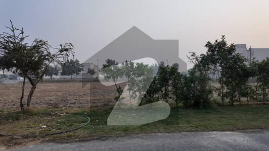 "Plot No. 890, Block S: Where Luxury Meets Location in DHA Phase 7"