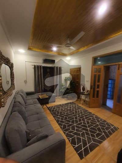 جی ۔ 11 اسلام آباد میں 2 کمروں کا 5 مرلہ زیریں پورشن 1.0 لاکھ میں کرایہ پر دستیاب ہے۔