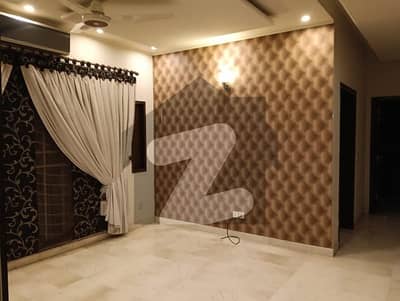 ڈی ایچ اے فیز 5 ڈیفنس (ڈی ایچ اے),لاہور میں 5 کمروں کا 1 کنال مکان 3.1 لاکھ میں کرایہ پر دستیاب ہے۔