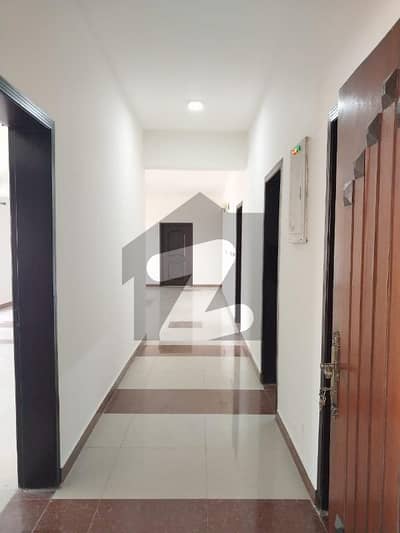 عسکری ٹاور 2 ڈی ایچ اے ڈیفینس فیز 2,ڈی ایچ اے ڈیفینس,اسلام آباد میں 3 کمروں کا 12 مرلہ فلیٹ 85.0 ہزار میں کرایہ پر دستیاب ہے۔