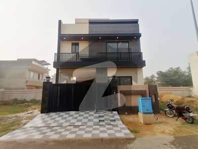 Beautiful 5 Marla Brand New House For Sale