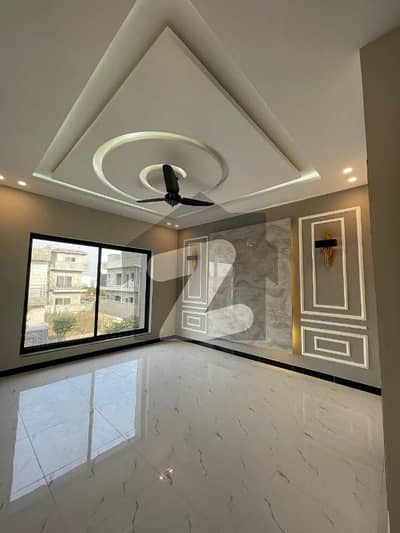 10 Marla House Double Story Available For Rent