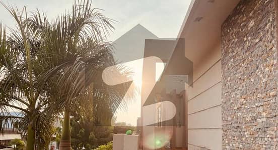 10 Marla Slightly Use Like New Morden Luxury Design House Available For sale Hot Location