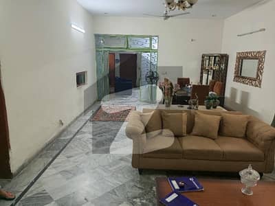 کیولری گراؤنڈ لاہور میں 3 کمروں کا 18 مرلہ زیریں پورشن 80.0 ہزار میں کرایہ پر دستیاب ہے۔