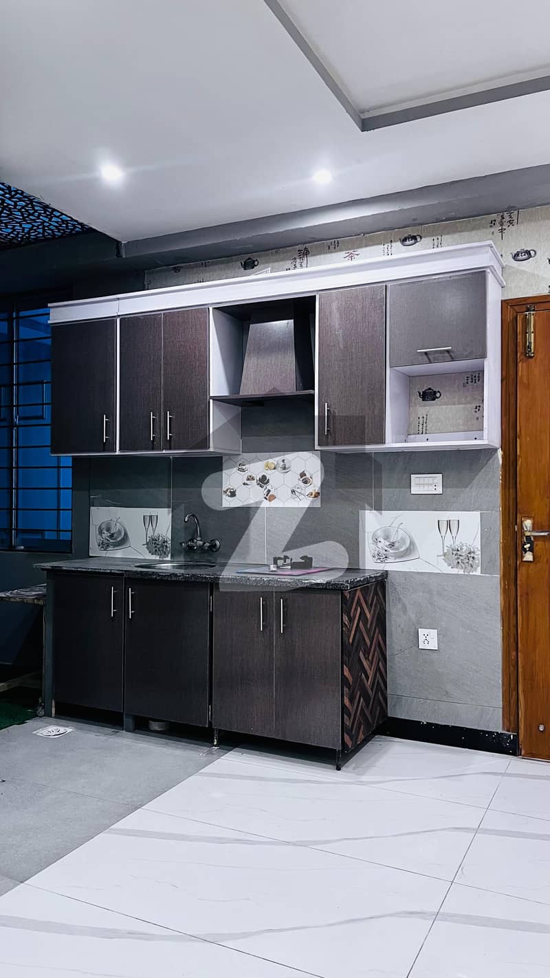 850 Square Feet Flat In F-17 Is Available 850 Square Feet Flat In F-17 Is Available