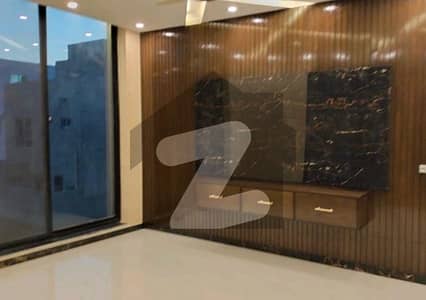 بحریہ ٹاؤن سیکٹر ای بحریہ ٹاؤن,لاہور میں 3 کمروں کا 5 مرلہ مکان 1.9 کروڑ میں برائے فروخت۔