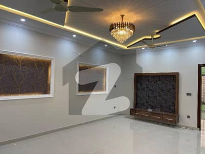 بحریہ ٹاؤن راولپنڈی راولپنڈی میں 5 کمروں کا 10 مرلہ مکان 1.3 لاکھ میں کرایہ پر دستیاب ہے۔