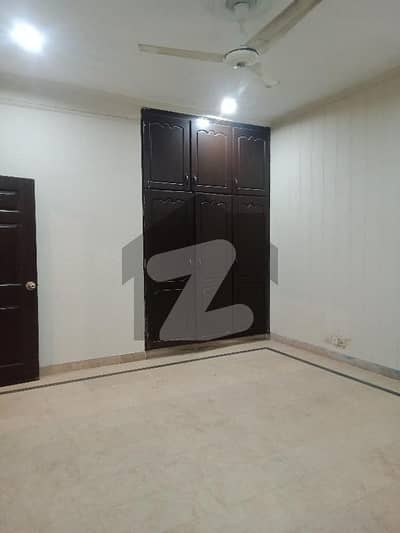 پنجاب سمال انڈسٹریز کالونی لاہور میں 3 کمروں کا 14 مرلہ بالائی پورشن 61.0 ہزار میں کرایہ پر دستیاب ہے۔