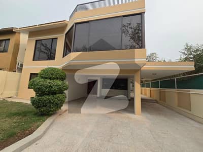 ای ۔ 7 اسلام آباد میں 5 کمروں کا 1 کنال مکان 9.0 لاکھ میں کرایہ پر دستیاب ہے۔