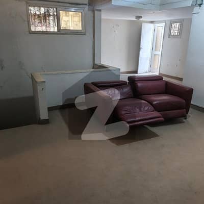 Elegant 4 Bed Townhouse On 400 Sq Yards With Lawn | Prime Location Clifton Block 8