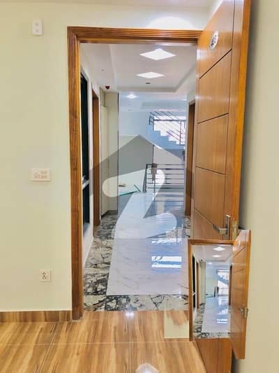 فیصل مارگلہ سٹی بی ۔ 17,اسلام آباد میں 3 کمروں کا 5 مرلہ فلیٹ 1.2 کروڑ میں برائے فروخت۔ فیصل مارگلہ سٹی بی ۔ 17,اسلام آباد میں 3 کمروں کا 5 مرلہ فلیٹ 1.2 کروڑ میں برائے فروخت۔