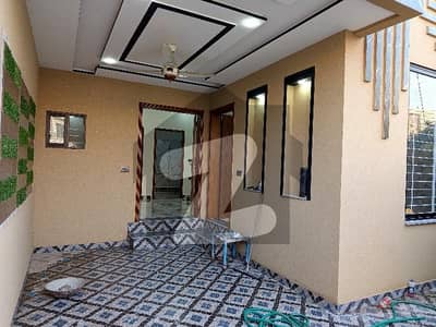 گارڈن ٹاؤن فیز 3 گارڈن ٹاؤن,گوجرانوالہ میں 4 کمروں کا 5 مرلہ مکان 2.3 کروڑ میں برائے فروخت۔