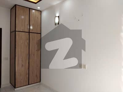 پنجاب کوآپریٹو ہاؤسنگ سوسائٹی لاہور میں 2 کمروں کا 10 مرلہ زیریں پورشن 55.0 ہزار میں کرایہ پر دستیاب ہے۔