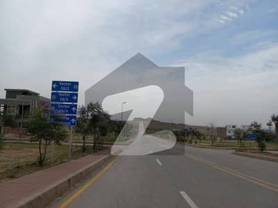 IDEAL LOCATION 10 MARLA PLOT NEAR MAIN ROAD