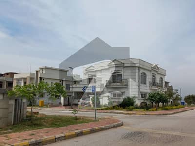 IDEAL LOCATION 10 MARLA PLOT NEAR MAIN ROAD