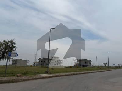 IDEAL LOCATION 10 MARLA PLOT NEAR MAIN ROAD