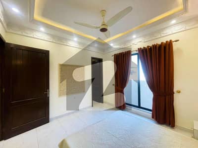 ڈی ایچ اے فیز 2 ڈیفنس (ڈی ایچ اے),لاہور میں 2 کمروں کا 8 مرلہ بالائی پورشن 80.0 ہزار میں کرایہ پر دستیاب ہے۔ ڈی ایچ اے فیز 2 ڈیفنس (ڈی ایچ اے),لاہور میں 2 کمروں کا 8 مرلہ بالائی پورشن 80.0 ہزار میں کرایہ پر دستیاب ہے۔