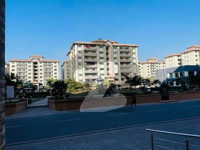 عسکری 10 عسکری,لاہور میں 4 کمروں کا 14 مرلہ فلیٹ 5.45 کروڑ میں برائے فروخت۔